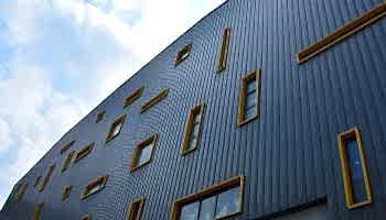 Türkiye’de Bir İlk !!! Kenet Cephe Kaplamasında ; Tam 19 metre Levha Boyu ile ; Tek Parça , Eksiz Montaj…